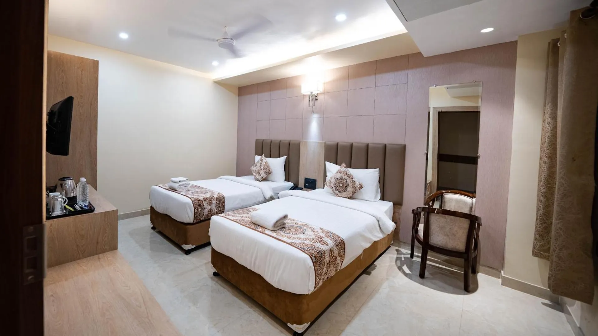 Hotel Vr Lux Varanasi