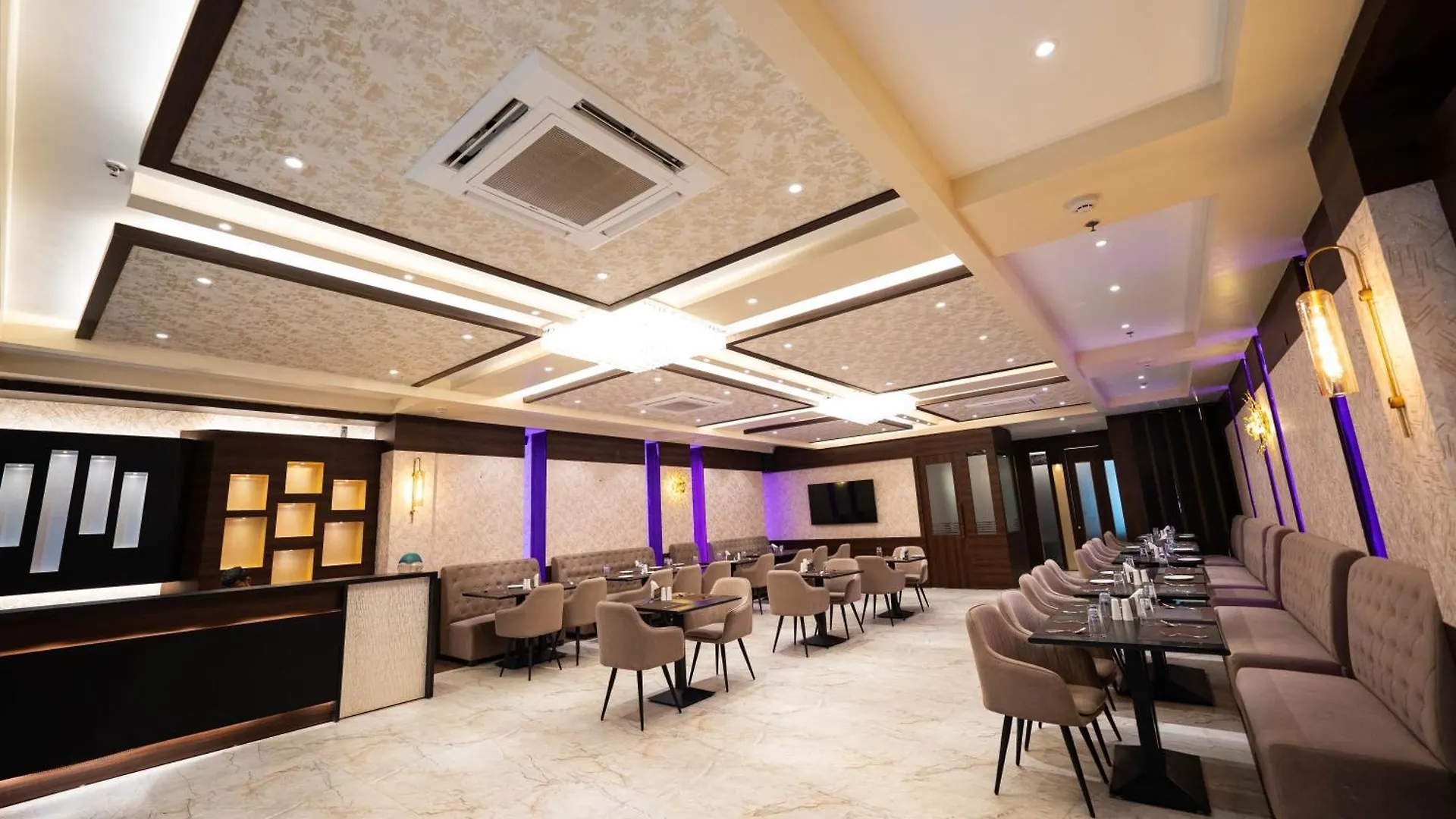 Hotel Vr Lux Varanasi