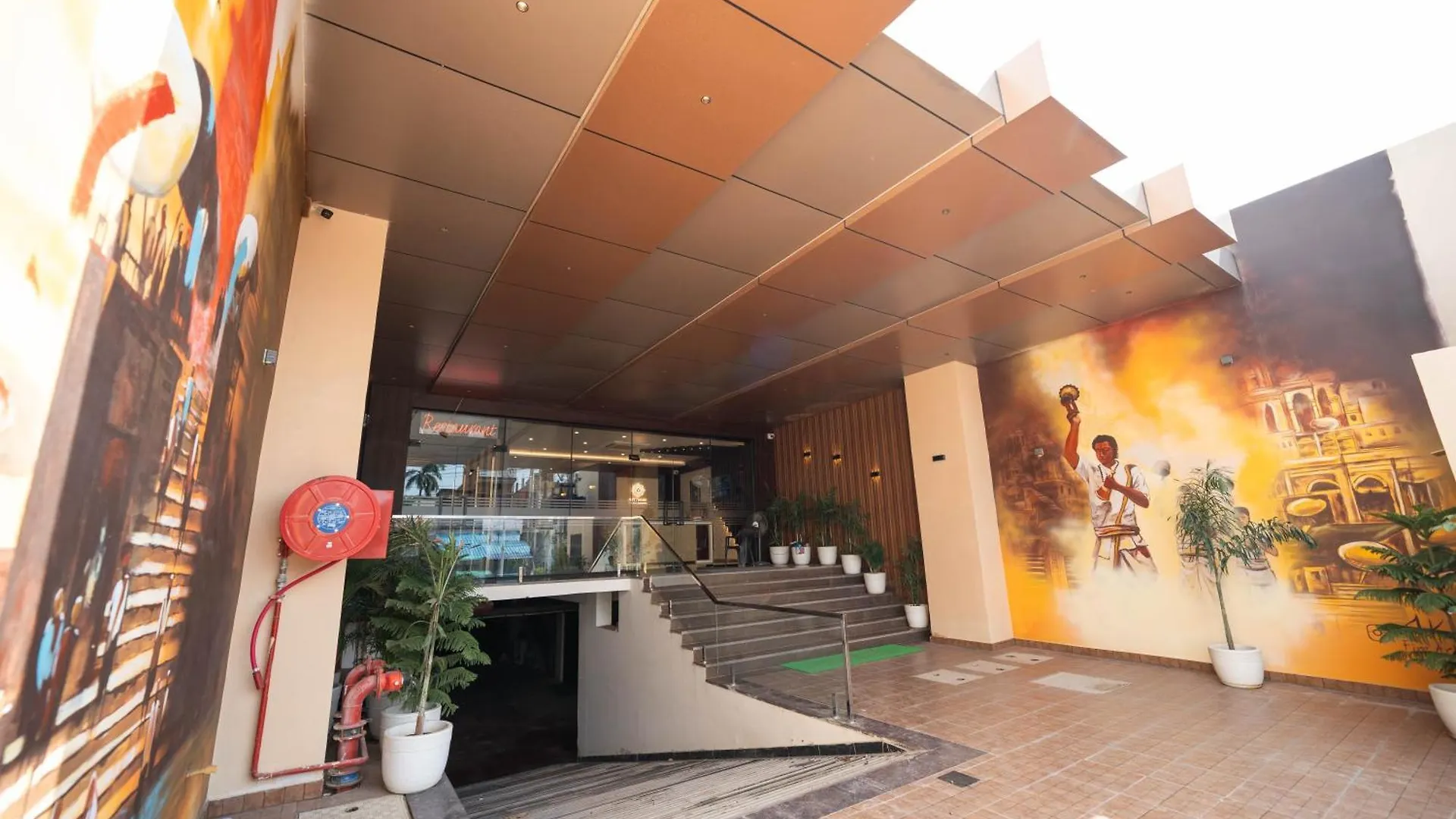 Hotel Vr Lux Varanasi
