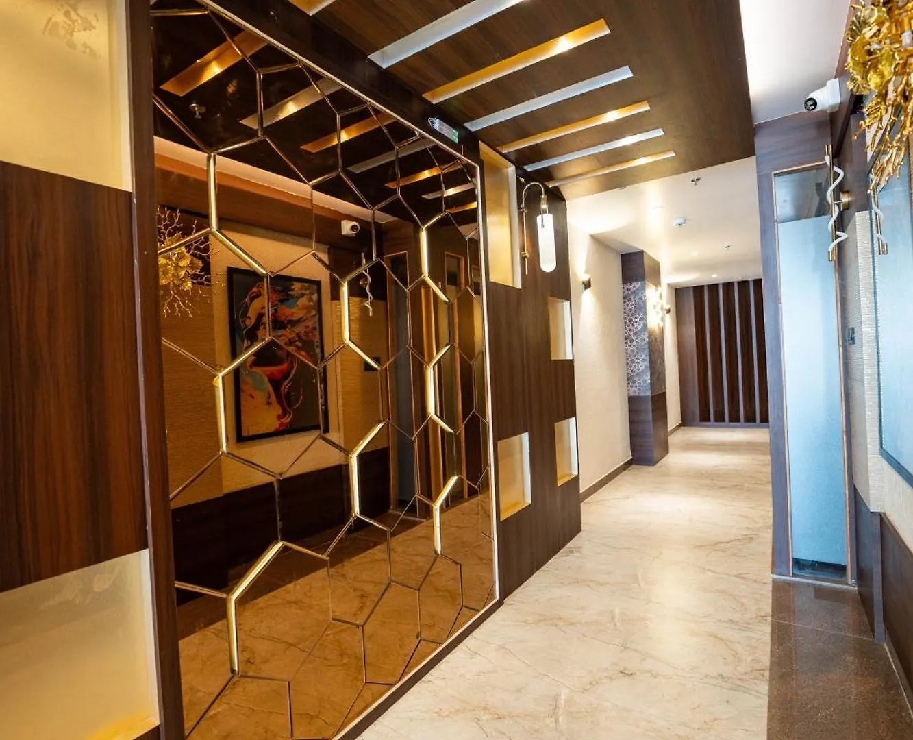 Hotel Vr Lux Varanasi 3*,  India