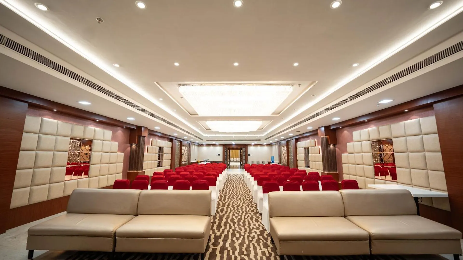 Hotel Vr Lux Varanasi